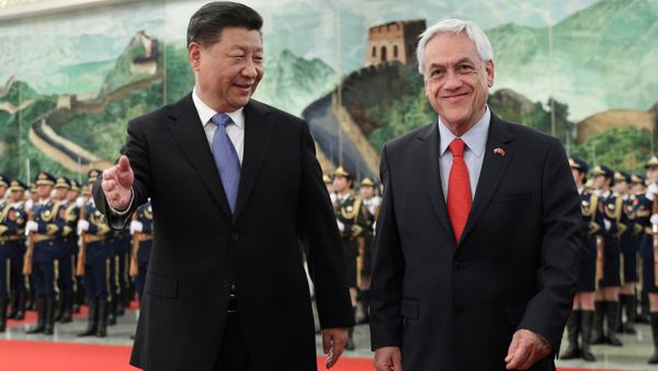 El presidente chino, Xi Jinping, y el presidente de Chile El presidente chino, Xi Jinping, y el presidente de Chile - Sputnik Mundo