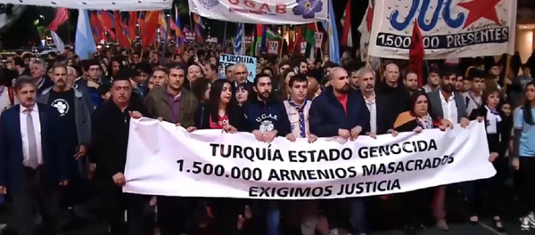 El mundo rememora el genocidio armenio con protestas masivas - Sputnik Mundo