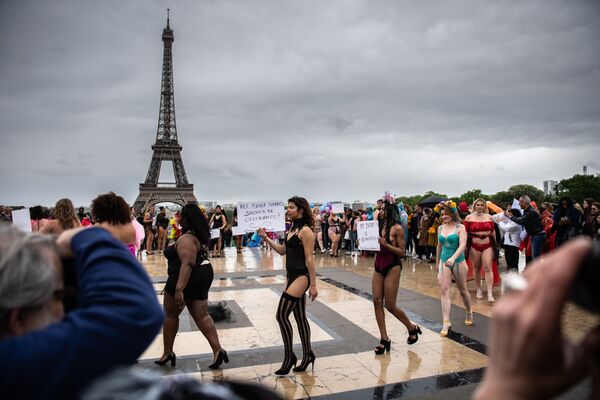 La belleza tiene muchas tallas y este desfile lo demuestra - Sputnik Mundo