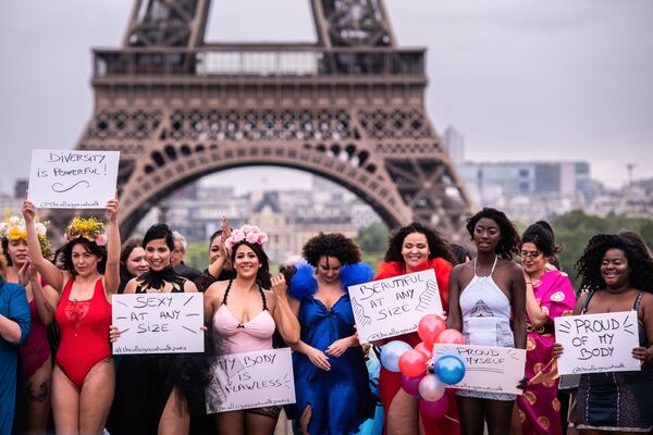 La belleza tiene muchas tallas y este desfile lo demuestra - Sputnik Mundo