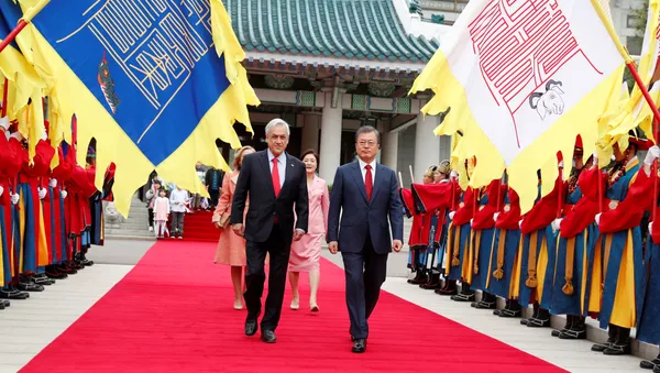 Presidente de Chile, Sebastián Piñera, y presidente de Corea del Sur, Moon Jae-in, in Seúl