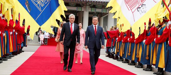 Presidente de Chile, Sebastián Piñera, y presidente de Corea del Sur, Moon Jae-in, in Seúl Presidente de Chile, Sebastián Piñera, y presidente de Corea del Sur, Moon Jae-in, in Seúl - Sputnik Mundo