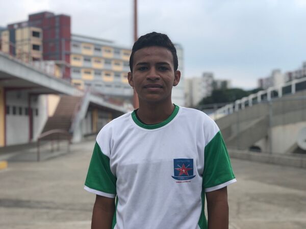 La violencia y la delincuencia en la periferia de Caracas le costaron la vida al hermano de Leo, pero el deporte sirve de vía de escapatoria para que la situación no se perpetúe - Sputnik Mundo