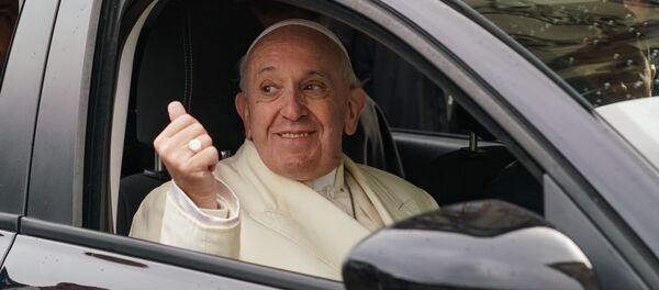 El papa Francisco durante una visita en Letonia, en 2018 - Sputnik Mundo