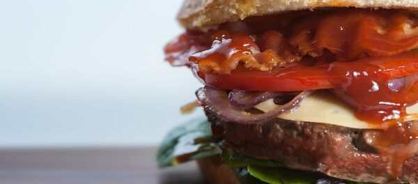 Una hamburguesa - Sputnik Mundo