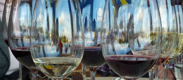 Vino blanco y tinto Vino blanco y tinto - Sputnik Mundo