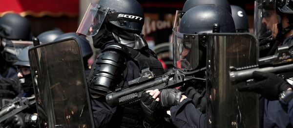 Policías franceses en París - Sputnik Mundo