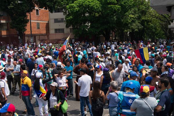 Protesta de la oposición en la Plaza Altamira - Sputnik Mundo