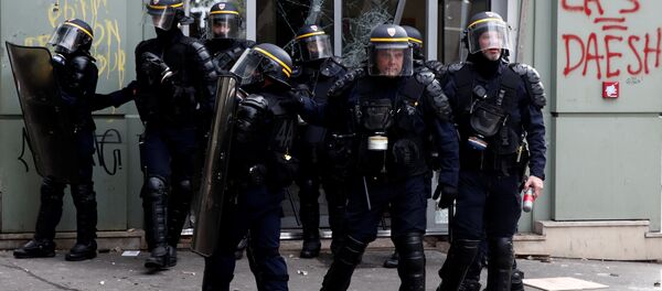 La Policía francesa - Sputnik Mundo