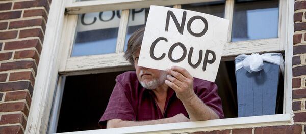 Uno de los protectores de la embajada de Venezuela - Sputnik Mundo