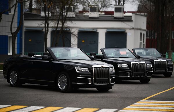 El Aurus descapotable, creado exclusivamente para el Desfile de la Victoria  - Sputnik Mundo