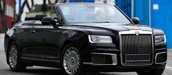 El Aurus descapotable, creado exclusivamente para el Desfile de la Victoria El Aurus descapotable, creado exclusivamente para el Desfile de la Victoria - Sputnik Mundo