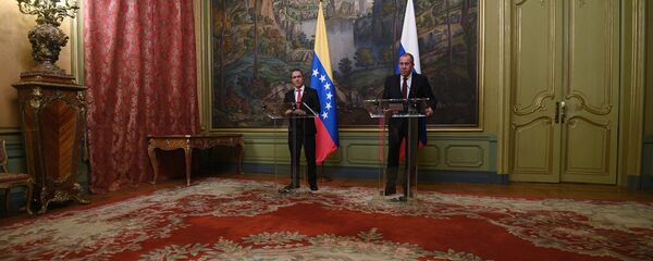 Jorge Arreaza, canciller venezolano, durante la reunión con su homólogo ruso, Serguéi Lavrov - Sputnik Mundo