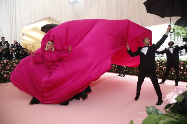 Los atuendos más memorables de la Gala del MET en Nueva York Los atuendos más memorables de la Gala del MET en Nueva York - Sputnik Mundo