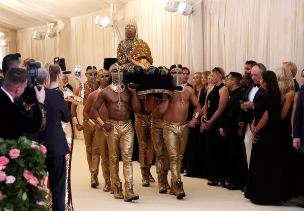 Los atuendos más memorables de la Gala del MET en Nueva York Los atuendos más memorables de la Gala del MET en Nueva York - Sputnik Mundo
