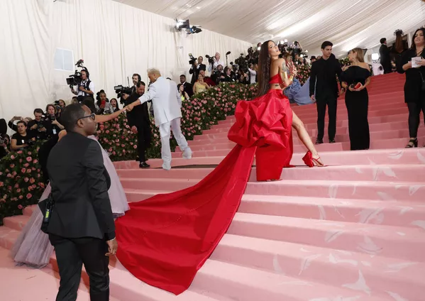 Los atuendos más memorables de la Gala del MET en Nueva York Los atuendos más memorables de la Gala del MET en Nueva York - Sputnik Mundo