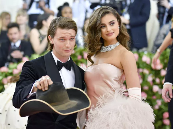 Los atuendos más memorables de la Gala del MET en Nueva York Los atuendos más memorables de la Gala del MET en Nueva York - Sputnik Mundo