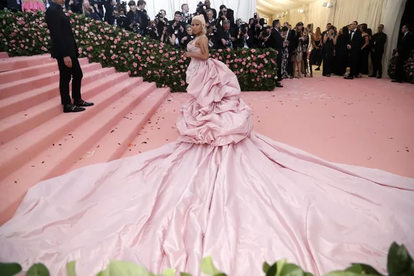 Los atuendos más memorables de la Gala del MET en Nueva York Los atuendos más memorables de la Gala del MET en Nueva York - Sputnik Mundo