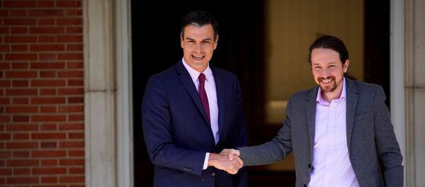 Presidente del Gobierno español, Pedro Sánchez, y secretario general de Podemos, Pablo Iglesias - Sputnik Mundo