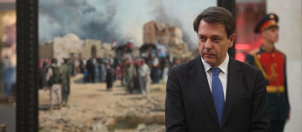 Augusto Ferrer-Dalmau Nieto, pintor español, presenta su cuadro sobre la guerra en Siria - Sputnik Mundo