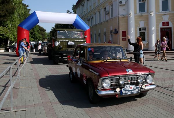 El coche Moskvich-412 - Sputnik Mundo