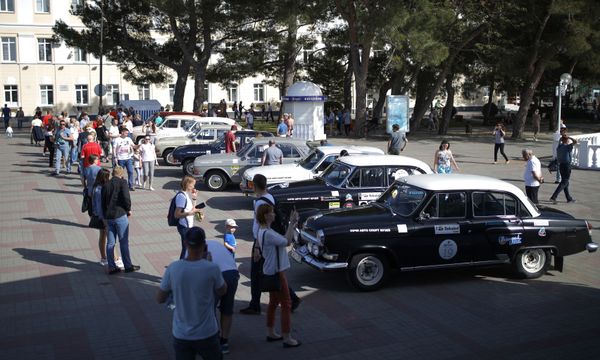 Entre los participantes había tanto coleccionistas como atletas profesionales - Sputnik Mundo