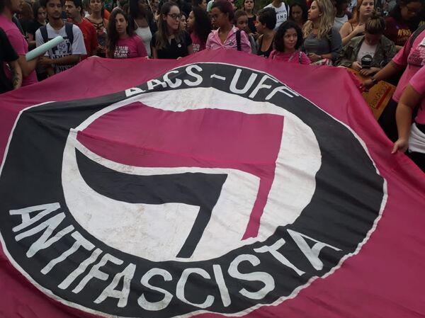 Protestas contra recortes a las universidades en Brasil - Sputnik Mundo