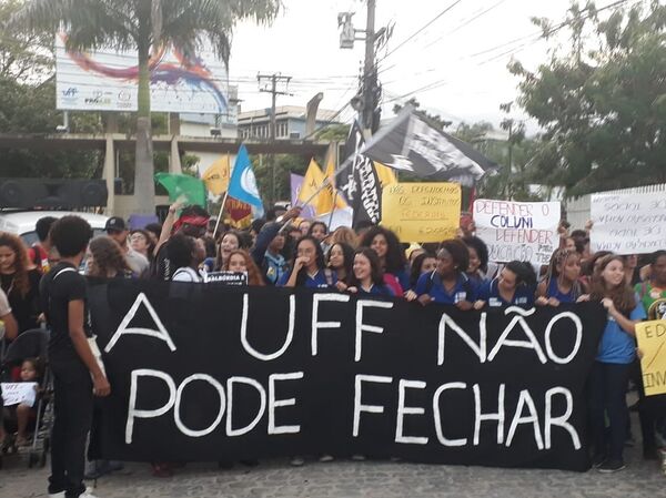 Protestas contra recortes a las universidades en Brasil - Sputnik Mundo