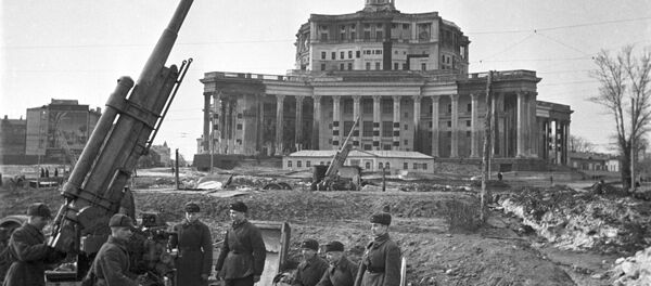 Moscú hoy y durante la Gran Guerra Patria, vista por fotógrafos de Sputnik Moscú hoy y durante la Gran Guerra Patria, vista por fotógrafos de Sputnik - Sputnik Mundo