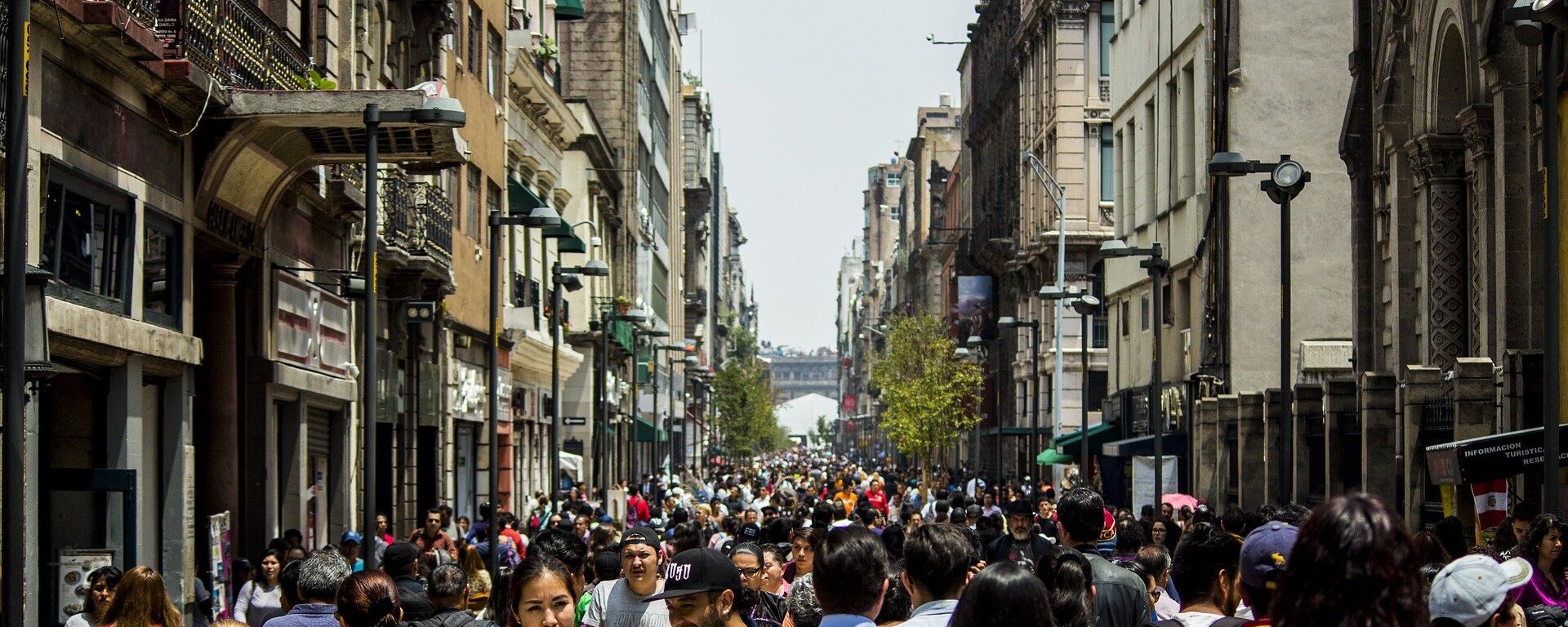 La gente en las calles de Ciudad de México - Sputnik Mundo, 1920, 10.05.2019