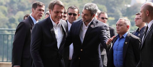 El presidente de Brasil, Jair Bolsonaro y el presidente de Paraguay, Mario Abdo Benítez - Sputnik Mundo
