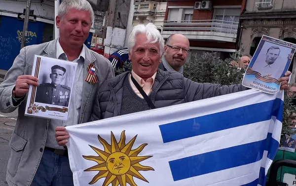 La marcha del Regimiento Inmortal en Montevideo La marcha del Regimiento Inmortal en Montevideo - Sputnik Mundo