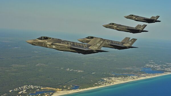 Cazas estadounienses F-35 (archivo) - Sputnik Mundo