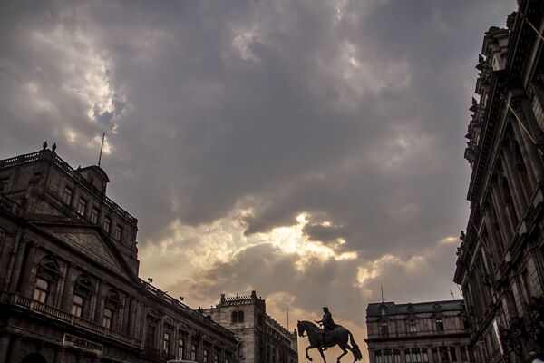 La apasionante historia del 'Caballito', una de las esculturas más importantes de México (fotos) - Sputnik Mundo