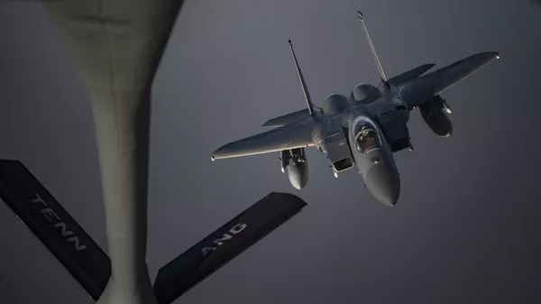 Cuatro B-52 se entrenan con los F-35 y F-15 cerca de Irán (fotos) Cuatro B-52 se entrenan con los F-35 y F-15 cerca de Irán (fotos) - Sputnik Mundo