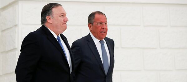 El secretario de Estado de EEUU, Mike Pompeo, y el ministro ruso de Exteriores, Serguéi Lavrov - Sputnik Mundo
