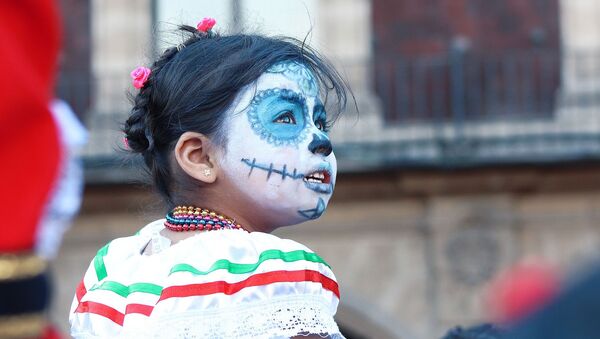 Una niña mexicana - Sputnik Mundo