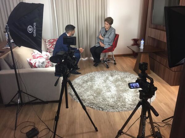 Rousseff acusa a Bolsonaro de poner a Brasil en sumisión ante EEUU - Sputnik Mundo