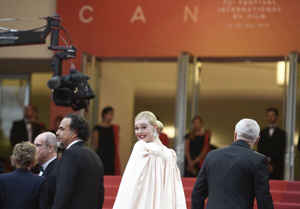 Caras conocidas y mucho glamur en la inauguración del Festival de Cannes - Sputnik Mundo