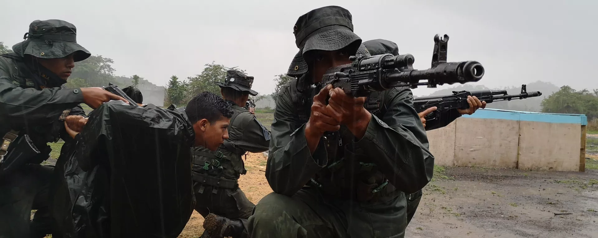 Cadetes de la Academia de la Guardia Nacional Bolivariana, en la cancha de combate en áreas construidas Cadetes de la Academia de la Guardia Nacional Bolivariana, en la cancha de combate en áreas construidas - Sputnik Mundo, 1920, 09.07.2021
