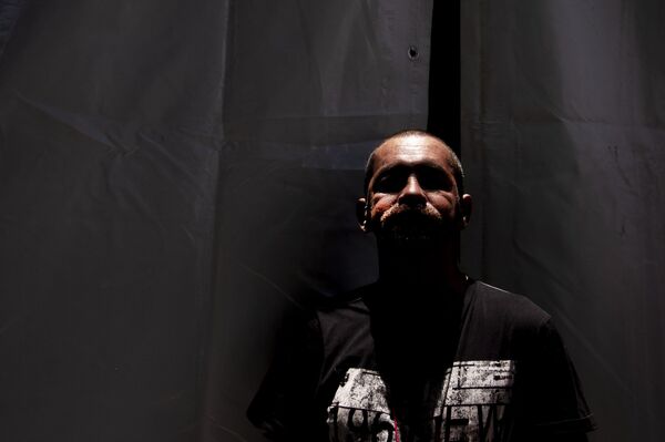 Así es la vida de las miles de personas en situación de calle de la capital de México (fotos) - Sputnik Mundo