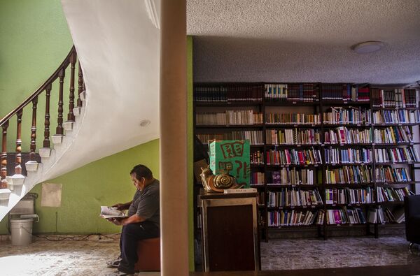 Así es la vida de las miles de personas en situación de calle de la capital de México (fotos) - Sputnik Mundo