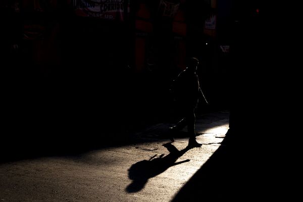 Así es la vida de las miles de personas en situación de calle de la capital de México (fotos) - Sputnik Mundo