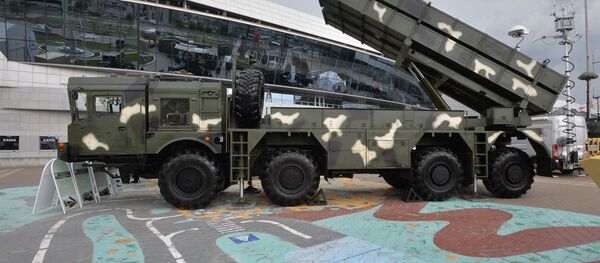 Lanzacohetes múltiple bielorruso Polonez - Sputnik Mundo