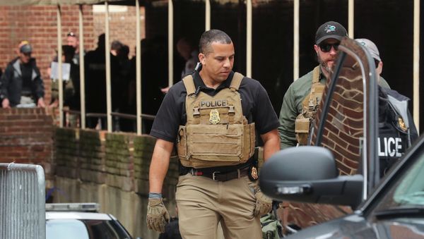 Policías frente a la Embajada de Venezuela en Washington, EEUU Policías frente a la Embajada de Venezuela en Washington, EEUU - Sputnik Mundo