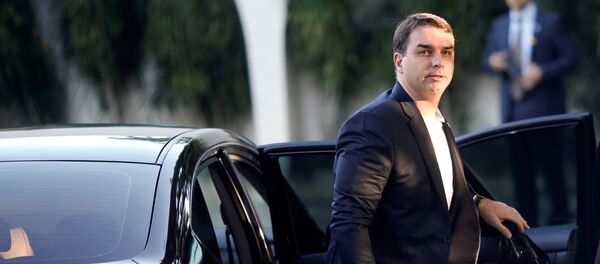 Flávio Bolsonaro, senador brasileño - Sputnik Mundo