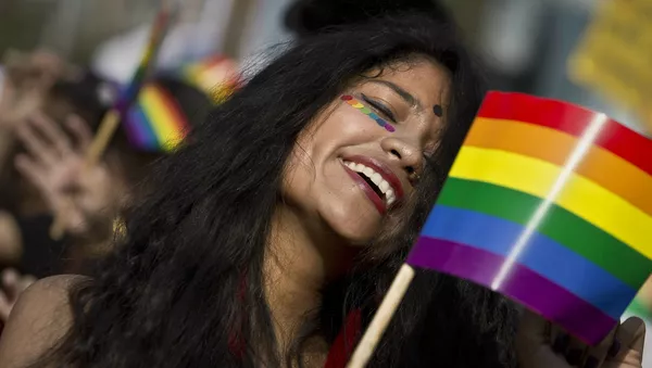 Una participante de la marcha por el Día Internacional del Orgullo LGTB en la India