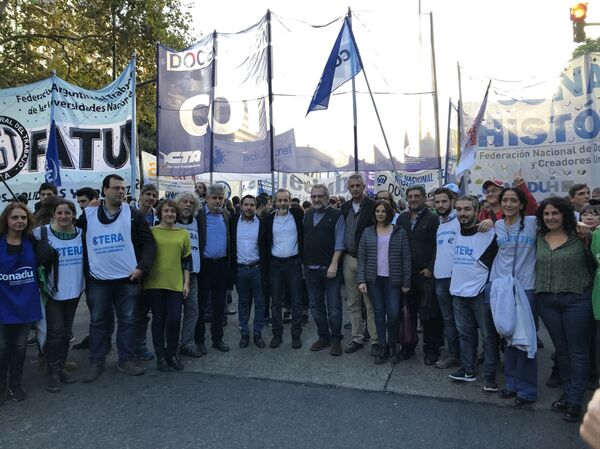 Por qué preocupa la desinversión en ciencia e investigación en Argentina - Sputnik Mundo