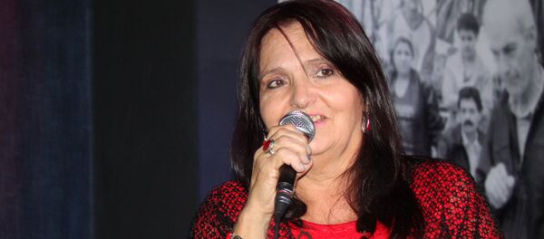 Olga Inerarity, una rusa que canta boleros en Cuba Olga Inerarity, una rusa que canta boleros en Cuba - Sputnik Mundo