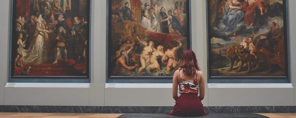 Museo del Louvre en París (Francia) - Sputnik Mundo